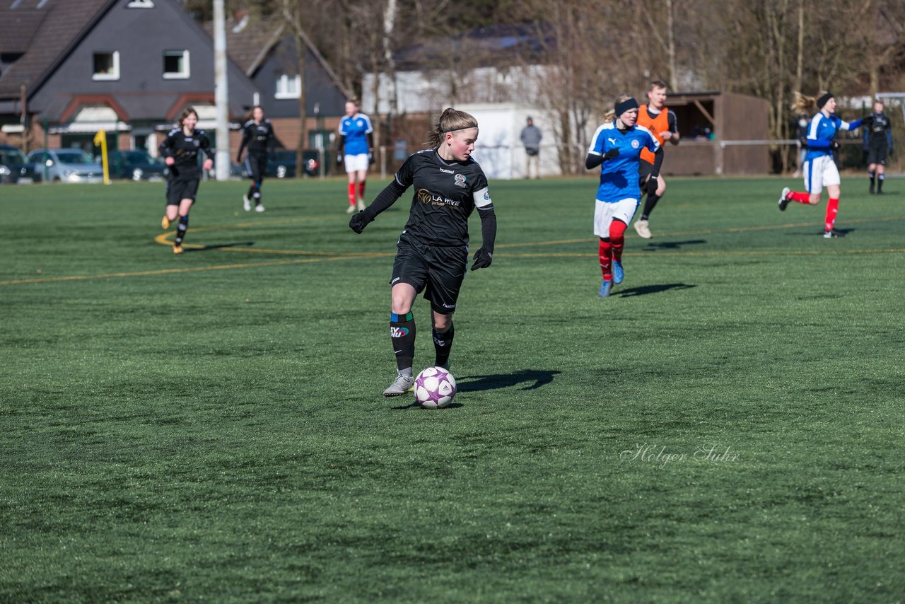 Bild 187 - B-Juniorinnen Halbfinale SVHU - Holstein Kiel : Ergebnis: 3:0